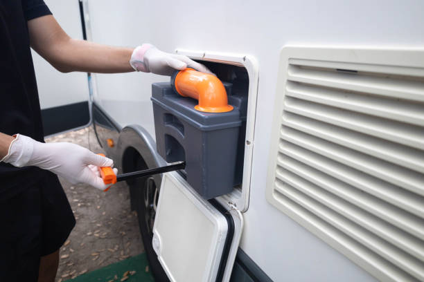 Portable Toilet Options We Offer in Floral City, FL